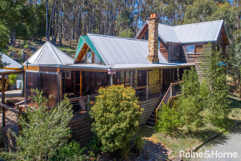 90 Ellandee Cres, Macedon, VIC 3440