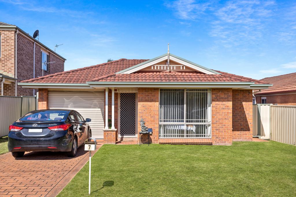 7 Selwyn Gr, Horsley, NSW 2530