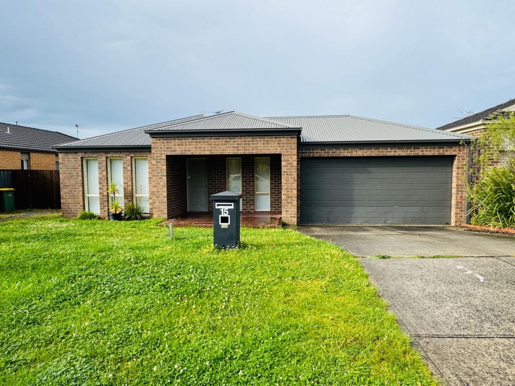 15 Victoria Pl, Pakenham, VIC 3810