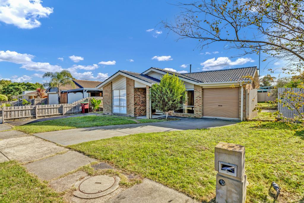 7 Terrence Dr, Cranbourne North, VIC 3977