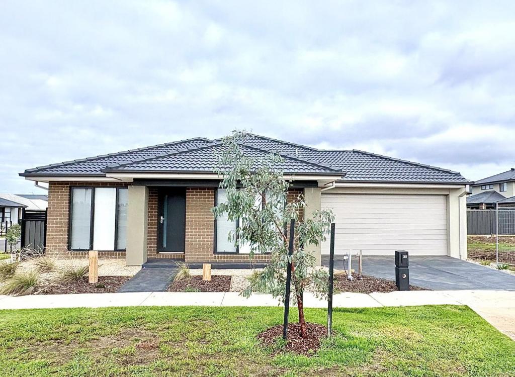 25 Dryandra St, Manor Lakes, VIC 3024