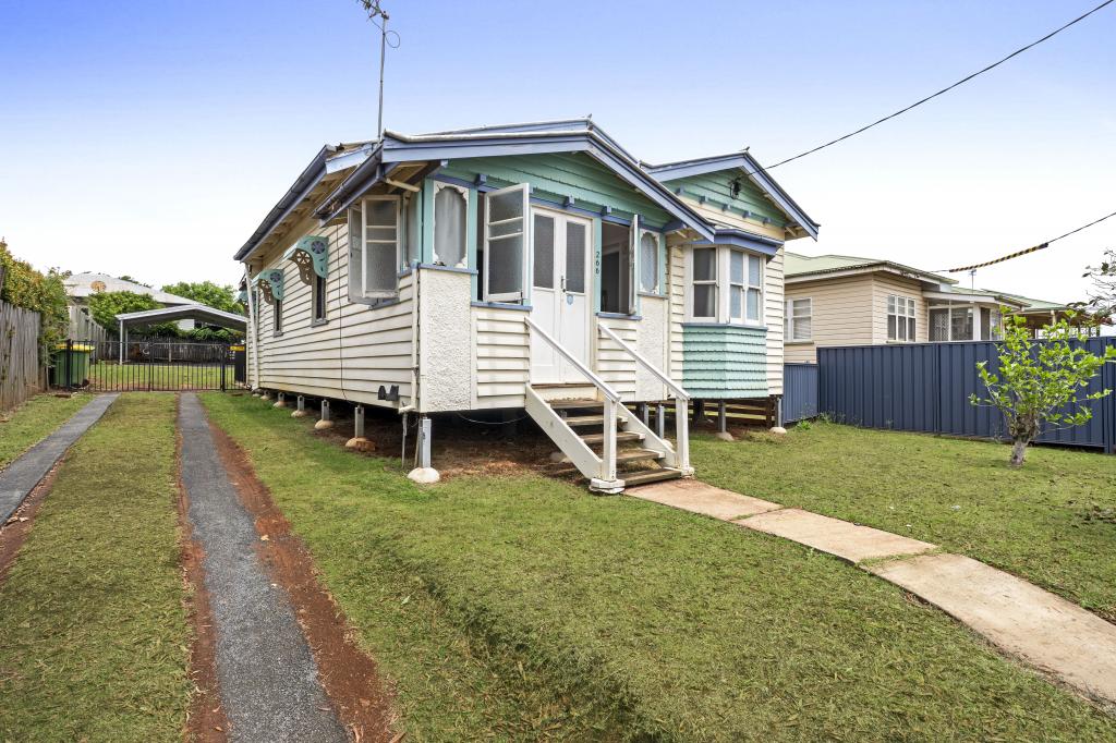 266 Bridge St, Newtown, QLD 4350