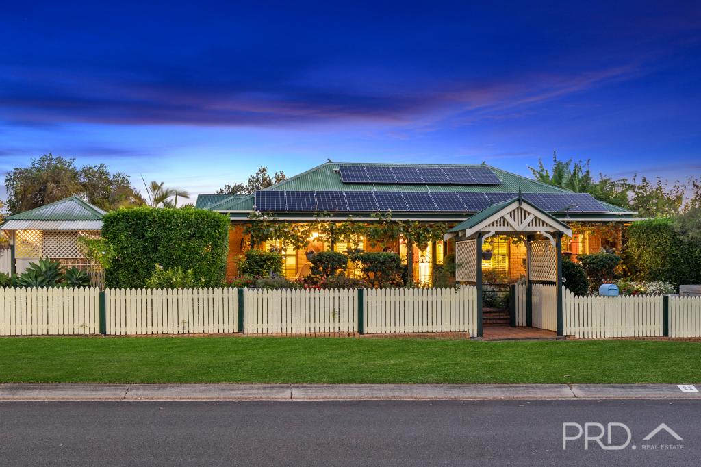 22 Trafalgar Dr, Victoria Point, QLD 4165