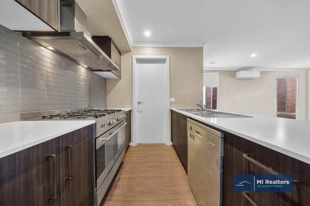 6 HART CRES, BROOKFIELD, VIC 3338