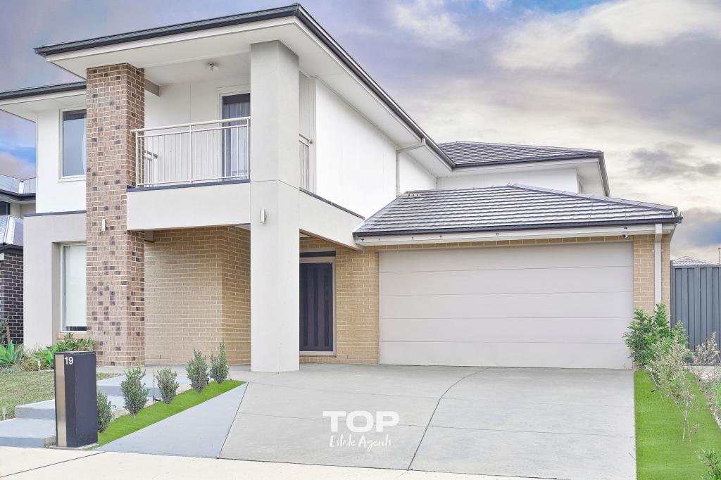 19 Orana Bvd, Clyde North, VIC 3978