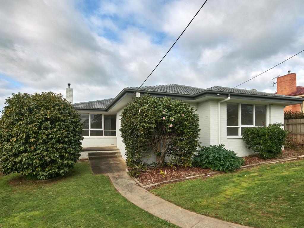 12 Charles St, Drouin, VIC 3818