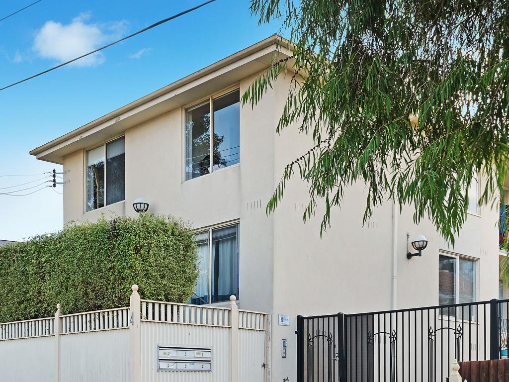 6/4 Irvine Cres, Brunswick West, VIC 3055