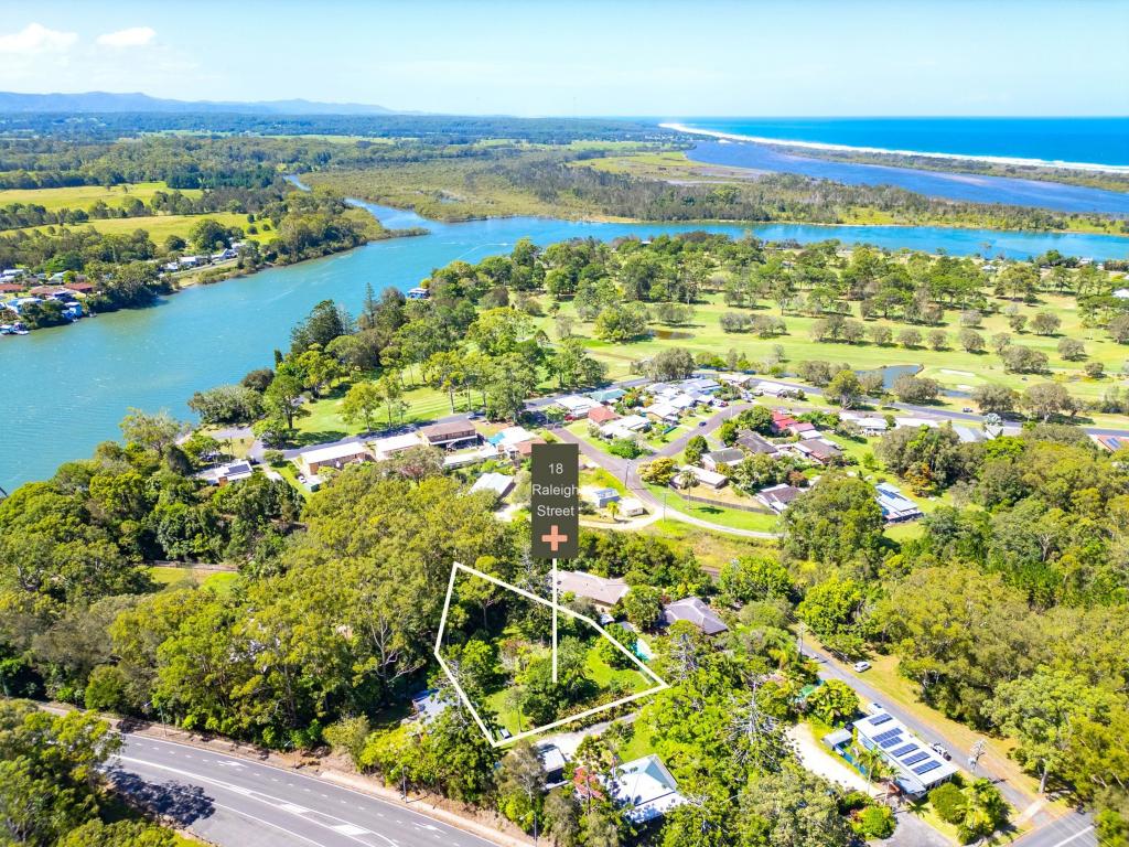 18 Raleigh St, Urunga, NSW 2455