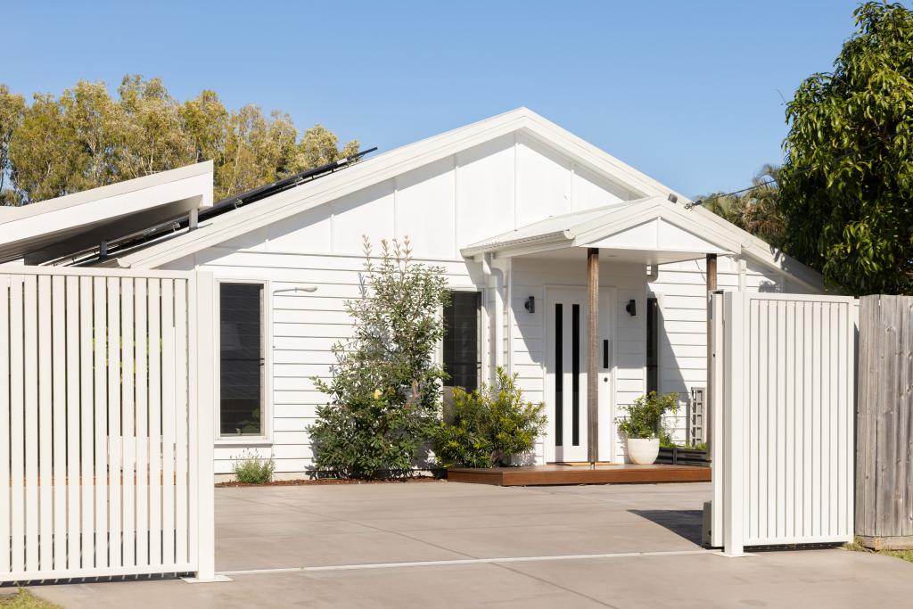 33 Gayome St, Pacific Paradise, QLD 4564