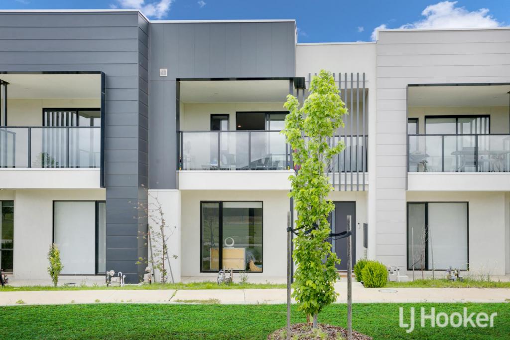 22 Odsal Walk, Strathtulloh, VIC 3338