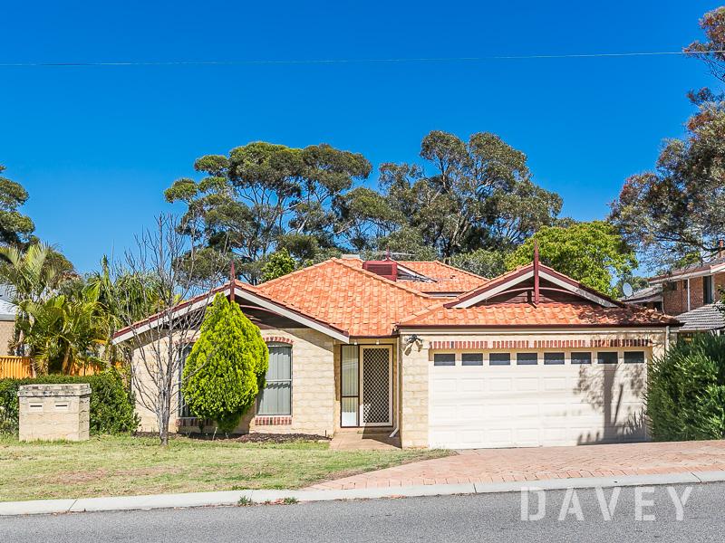 27a Calais Rd, Scarborough, WA 6019