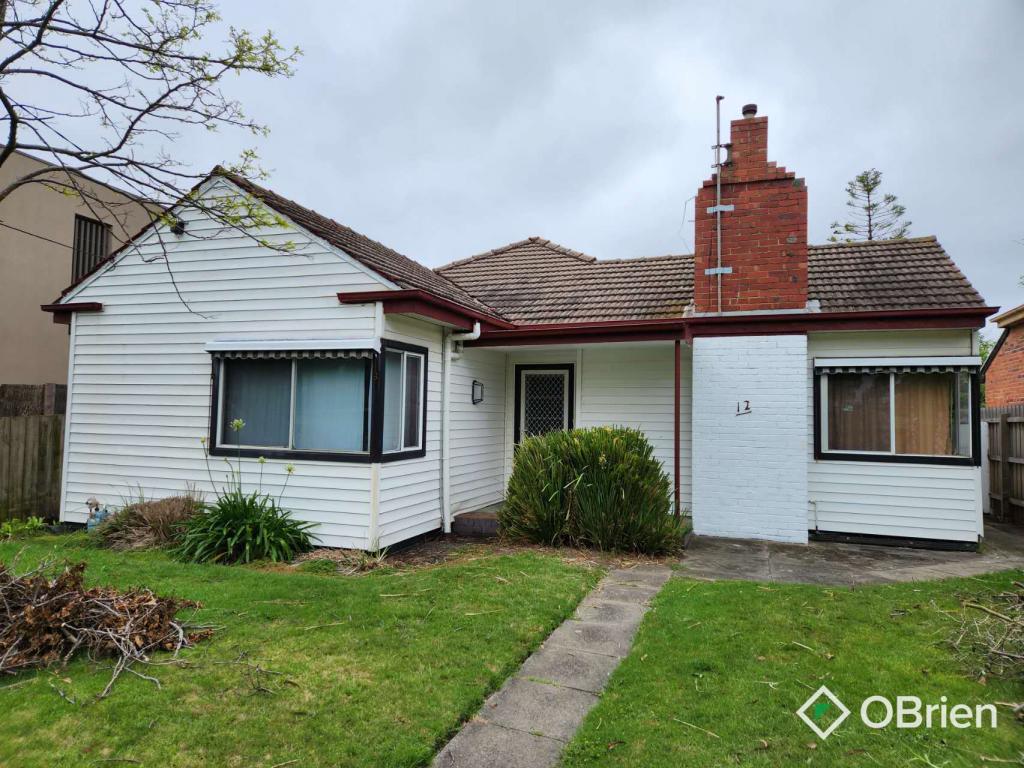 12 LEWIS ST, FRANKSTON, VIC 3199