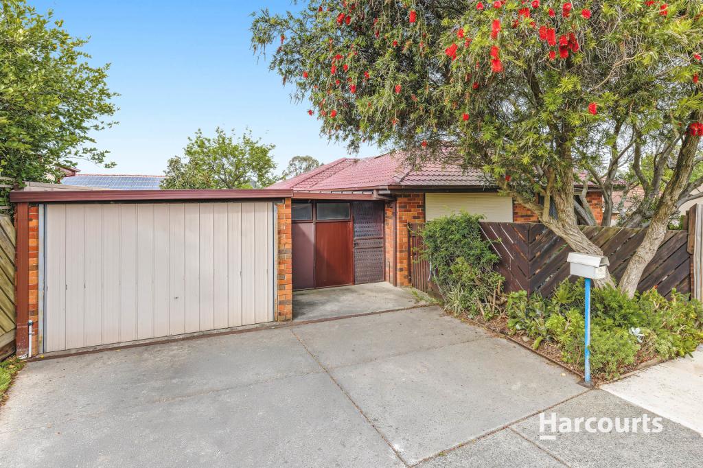 2/5 Inverness St, Endeavour Hills, VIC 3802