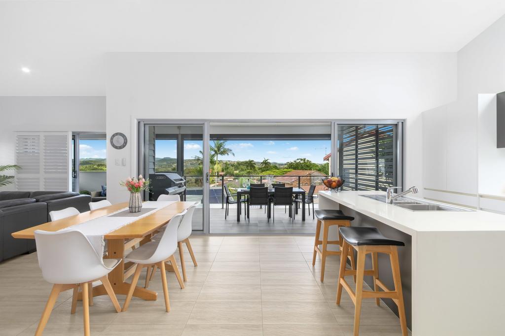 10a Burrawong Ct, Banora Point, NSW 2486