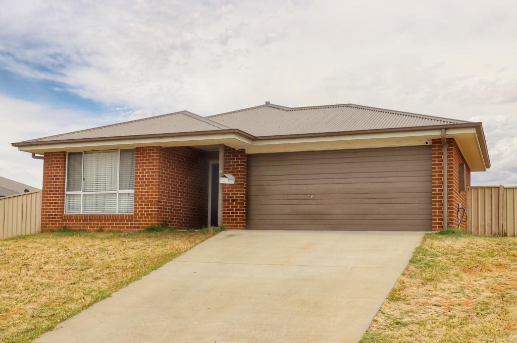 2 Burgundy St, Cowra, NSW 2794