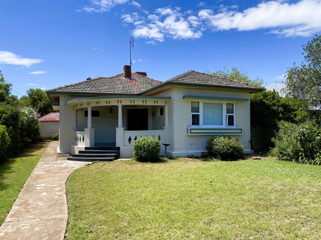 52 Church St, Parkes, NSW 2870