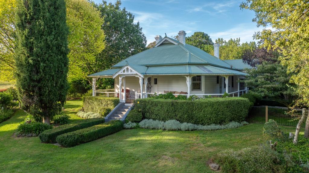 196 Toms Gully Rd, Black Mountain, NSW 2365