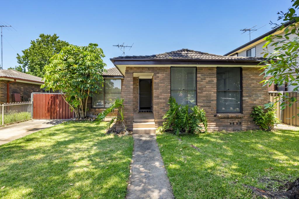 87 Tallagandra Dr, Quakers Hill, NSW 2763