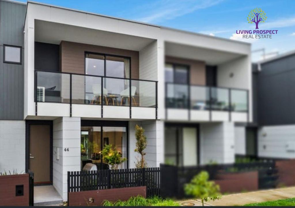 44 Kenswick St, Point Cook, VIC 3030