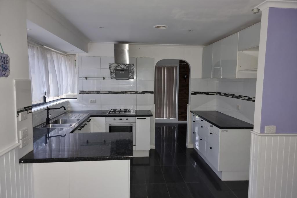 50 Rossiter Ave, Roxburgh Park, VIC 3064