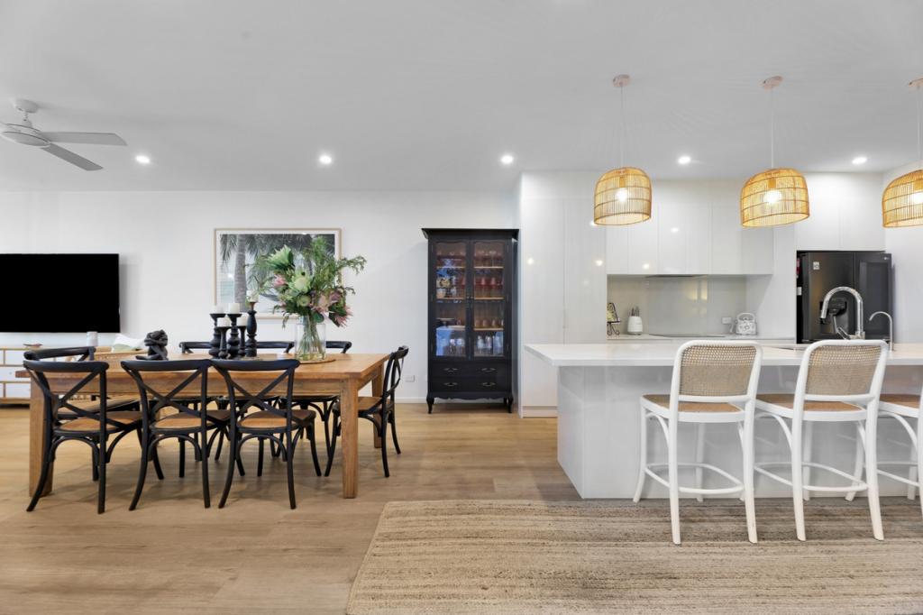 20a Sunshine Pde, Miami, QLD 4220