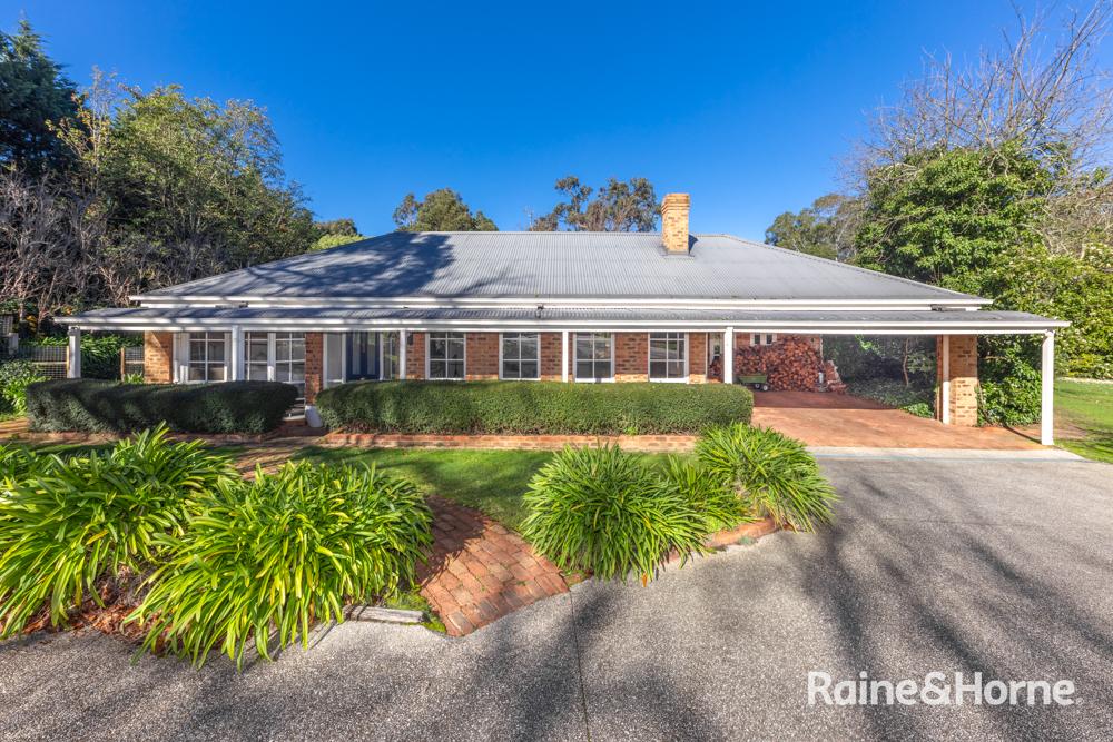 50 Outawood Rise, Gisborne, VIC 3437