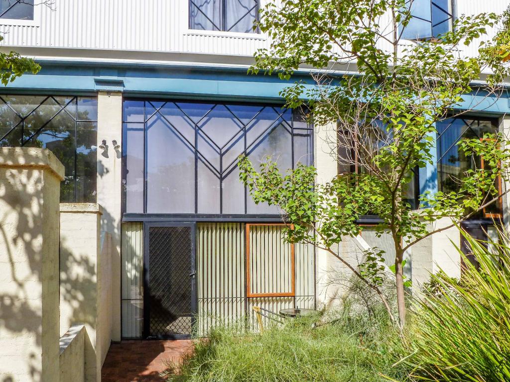 11/3 Ellen St, Fremantle, WA 6160