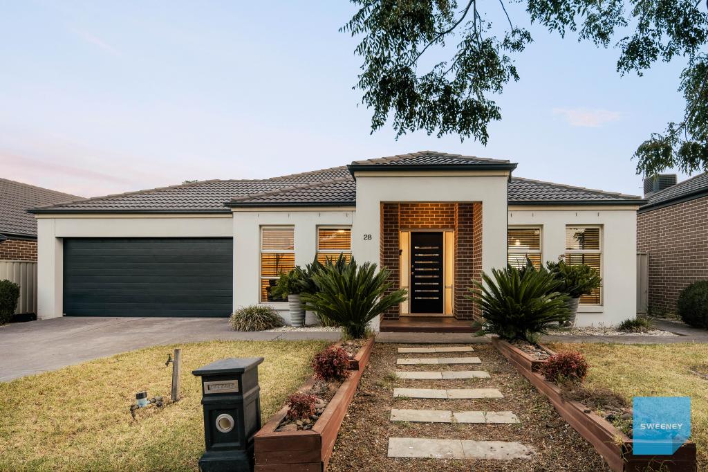 28 Ridgegreen View, Caroline Springs, VIC 3023