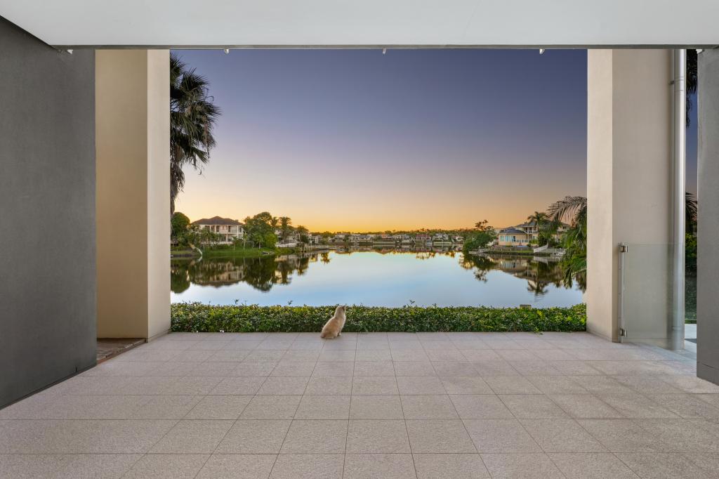 37 MARTINIQUE WAY, CLEAR ISLAND WATERS, QLD 4226