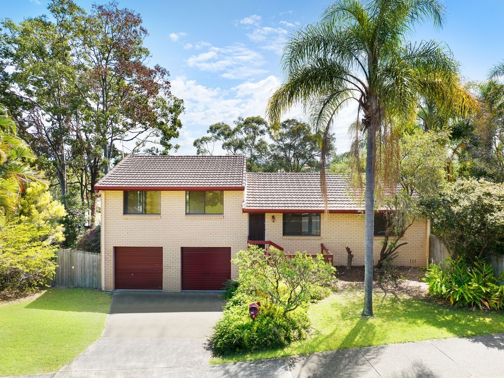 1 Sassafras Dr, Ashmore, QLD 4214