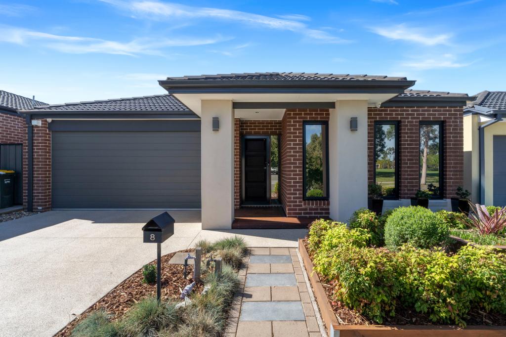 8 CLAPHAM WAY, CRAIGIEBURN, VIC 3064