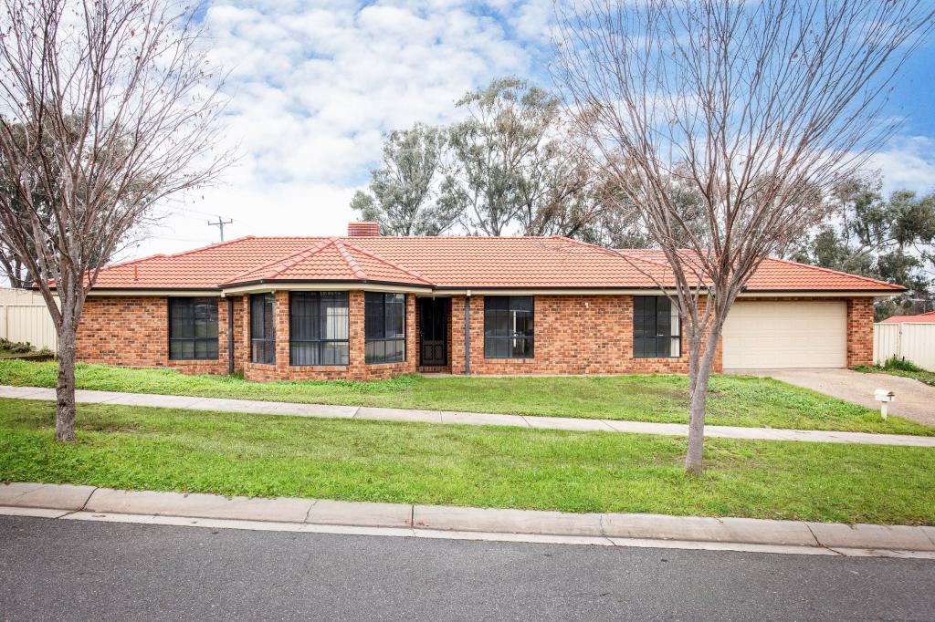 1 St Levans Pl, Lavington, NSW 2641
