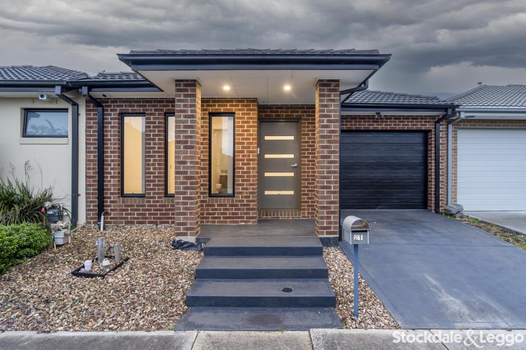 21 Colwood Ave, Mickleham, VIC 3064