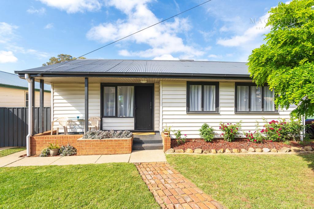 34 Gilmore Ave, Mount Austin, NSW 2650