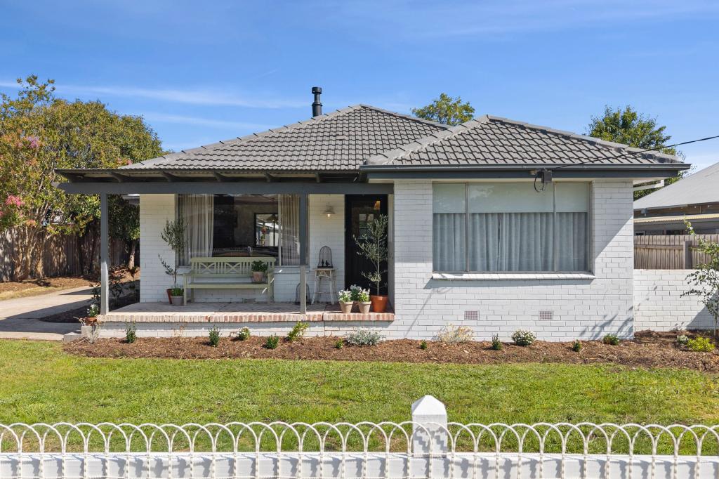 25 Howey St, Gisborne, VIC 3437