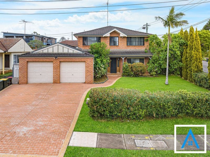 33 Allman St, Campbelltown, NSW 2560