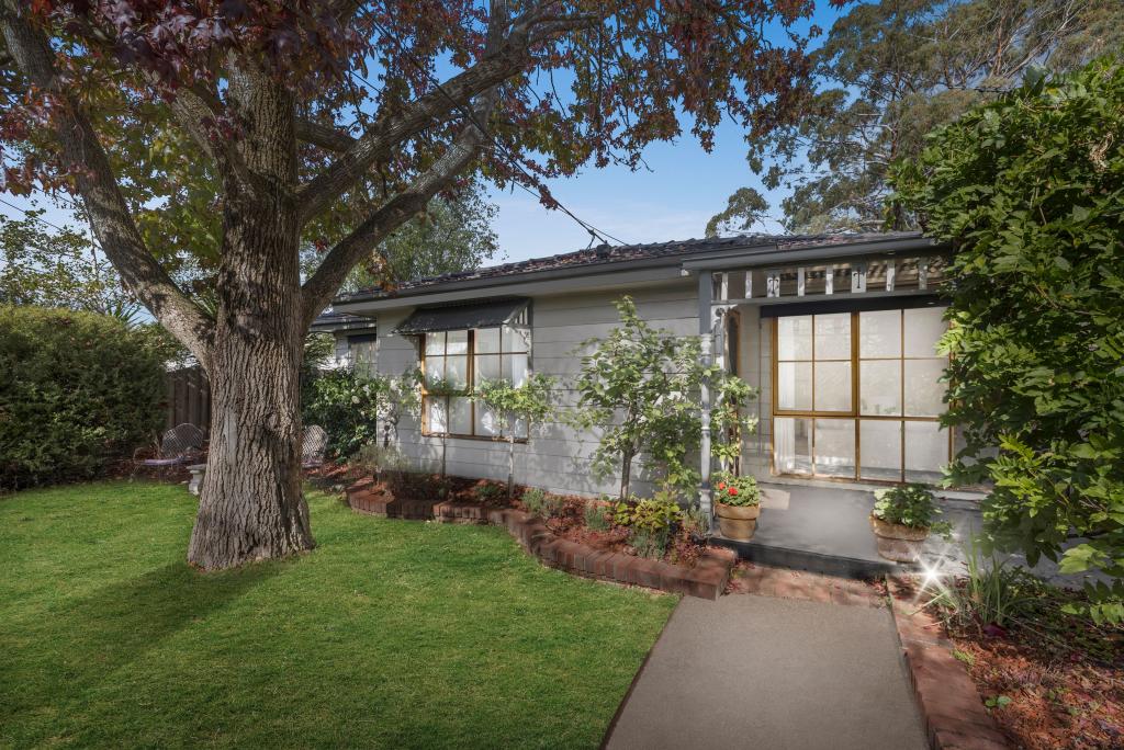 43 Silverton Dr, Ferntree Gully, VIC 3156