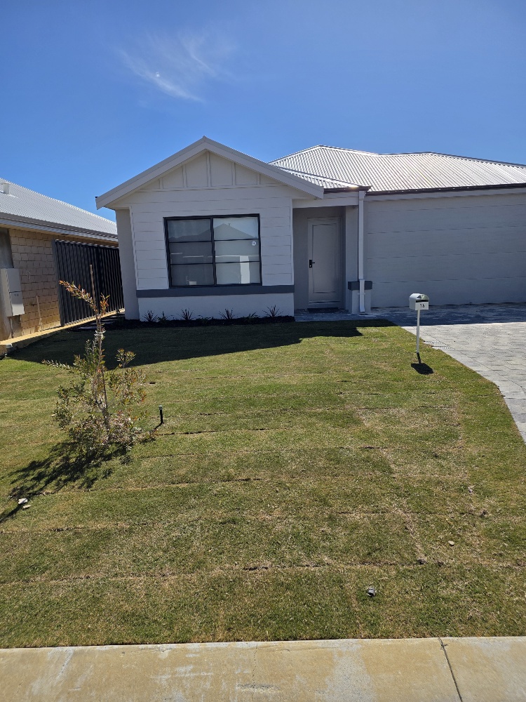 14 Magnolia Way, Lakelands, WA 6180
