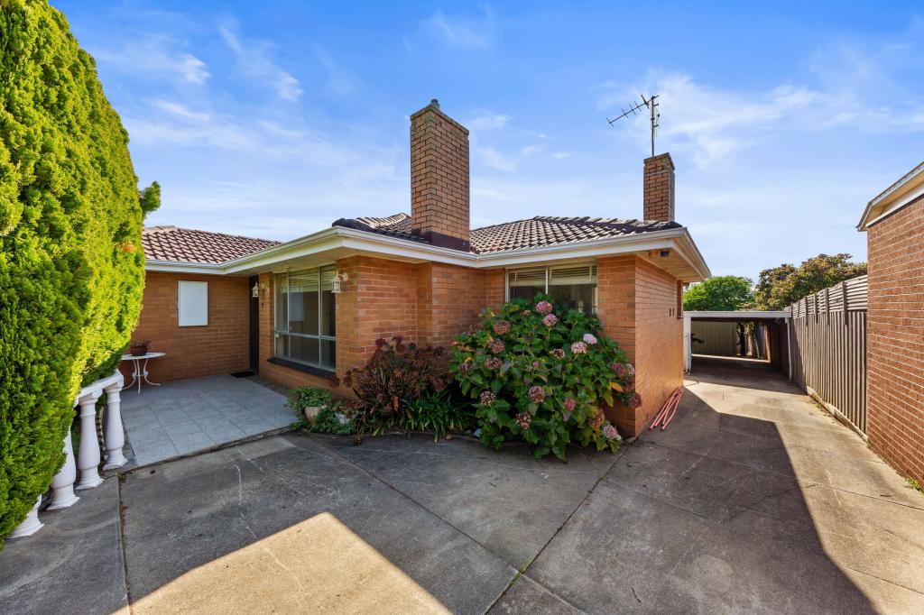 13 Lardner Rd, Drouin, VIC 3818