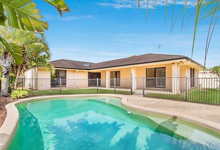 24 Audrey Ave, Helensvale, QLD 4212