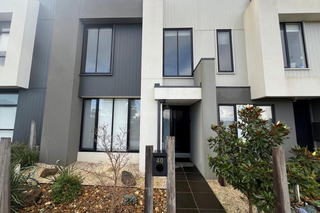 40 Sandspit Walk, Armstrong Creek, VIC 3217
