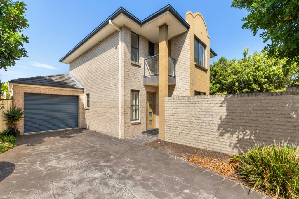3/10 Harry Cl, Blue Haven, NSW 2262