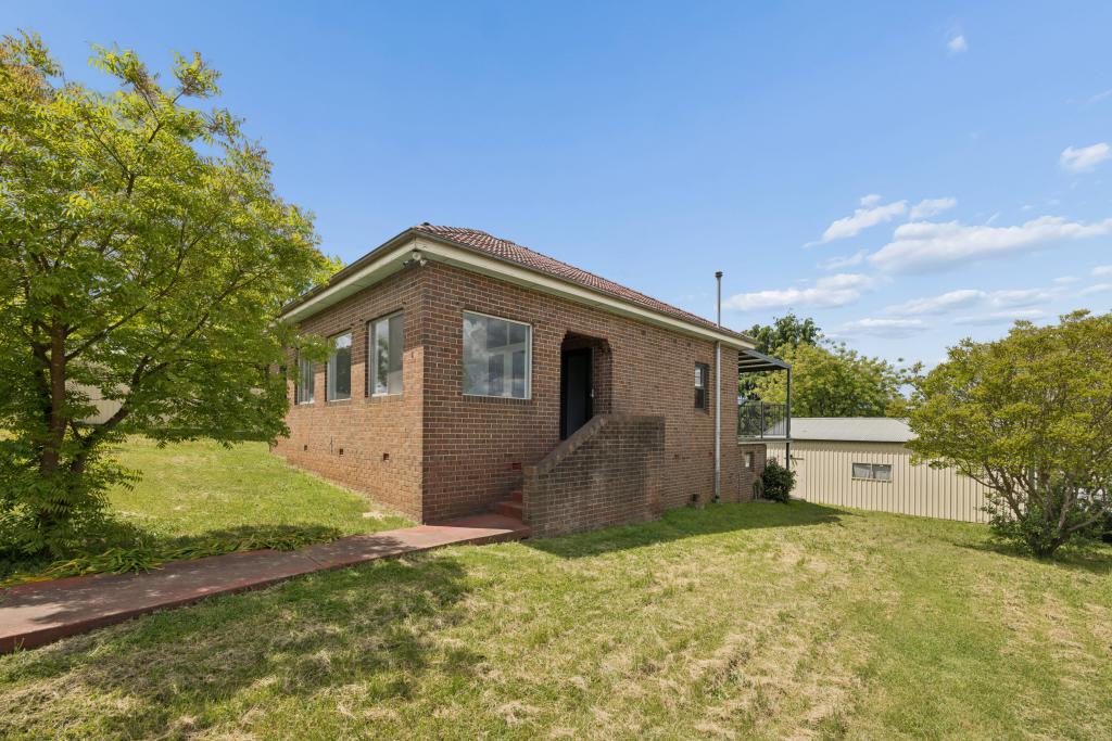 6 Lynch St, Young, NSW 2594