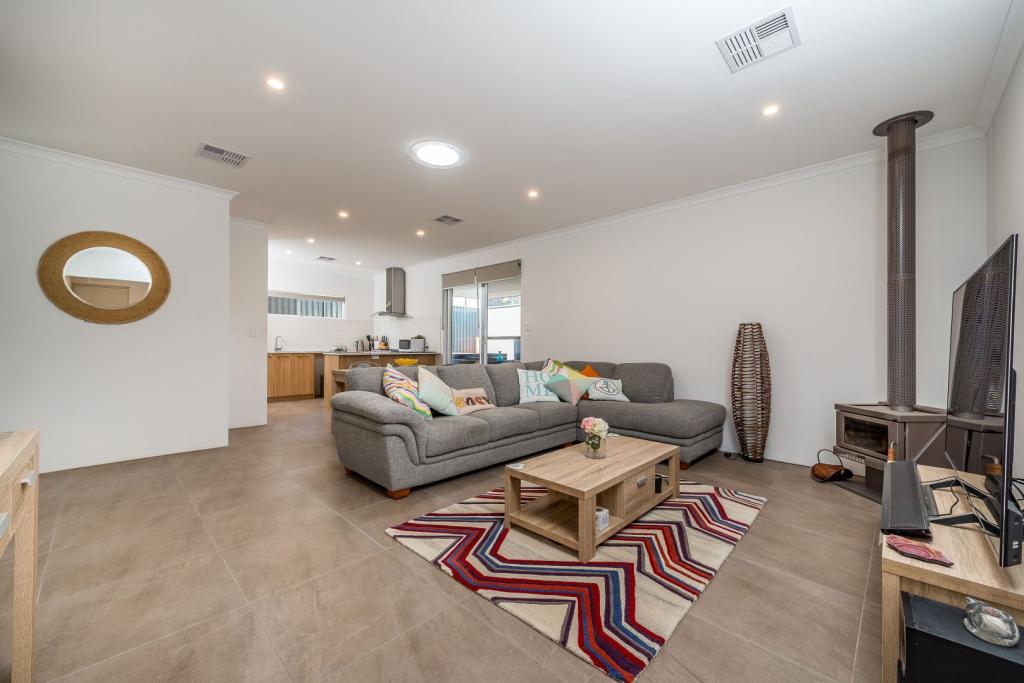 3 Rugosa Lane, Jindalee, WA 6036