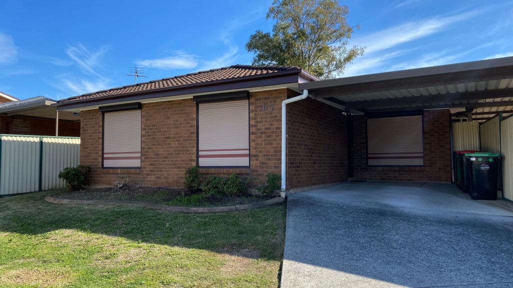 67 Prairievale Rd, Bossley Park, NSW 2176