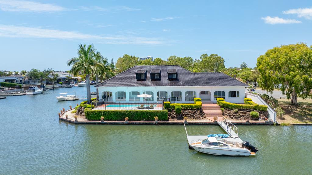 18 Grand Canal Way, Runaway Bay, QLD 4216