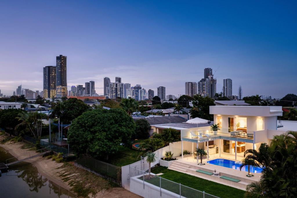 14 Verdichio Ave, Mermaid Waters, QLD 4218