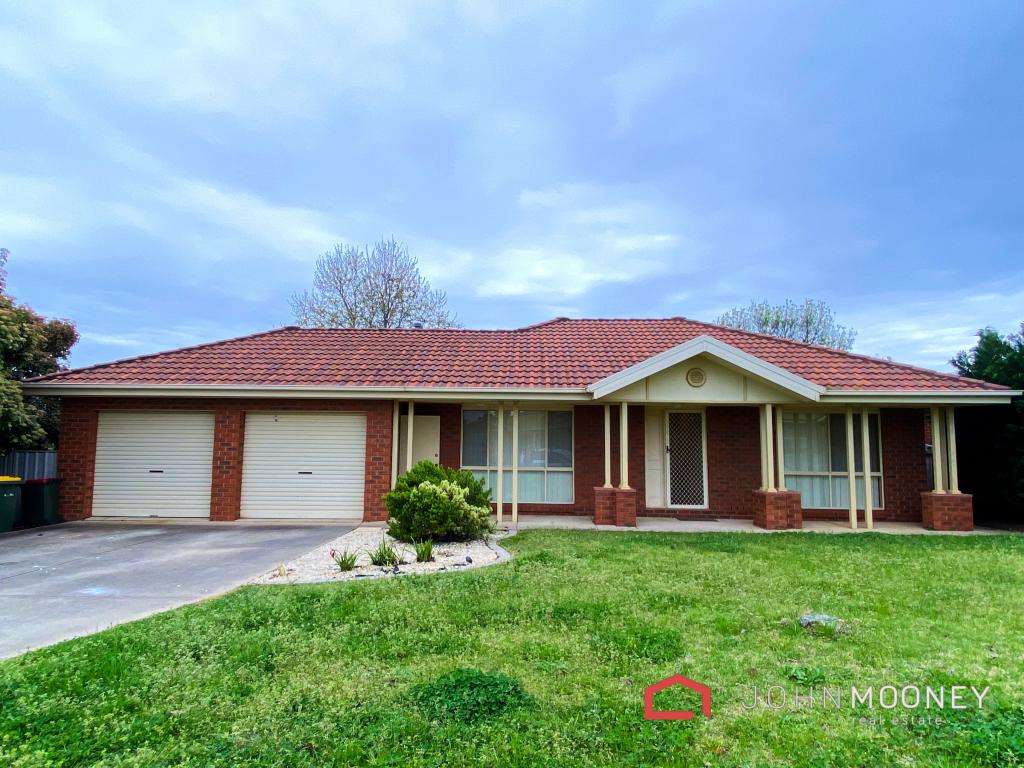 19 Paldi Cres, Glenfield Park, NSW 2650