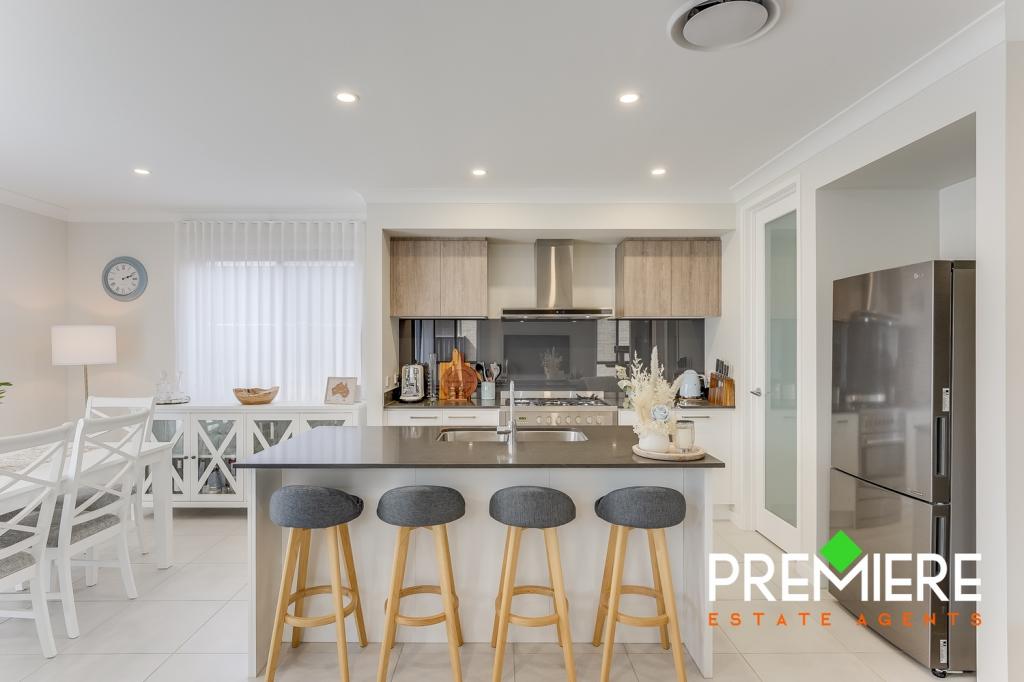 102 MOLNAR CCT, ORAN PARK, NSW 2570