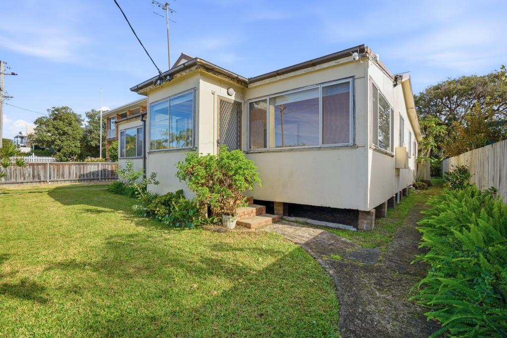 83 BAY RD, BLUE BAY, NSW 2261